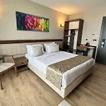Hotel Operla Airport Hotels. Tm *