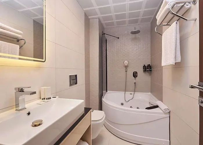 Operla Airport Hotels, Tm *