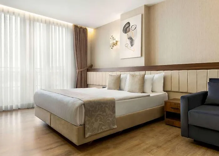 Operla Airport Hotels, Tm *